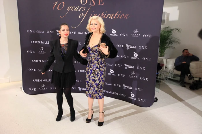 Elena şi Loredana au fost prezente la aniversarea The One