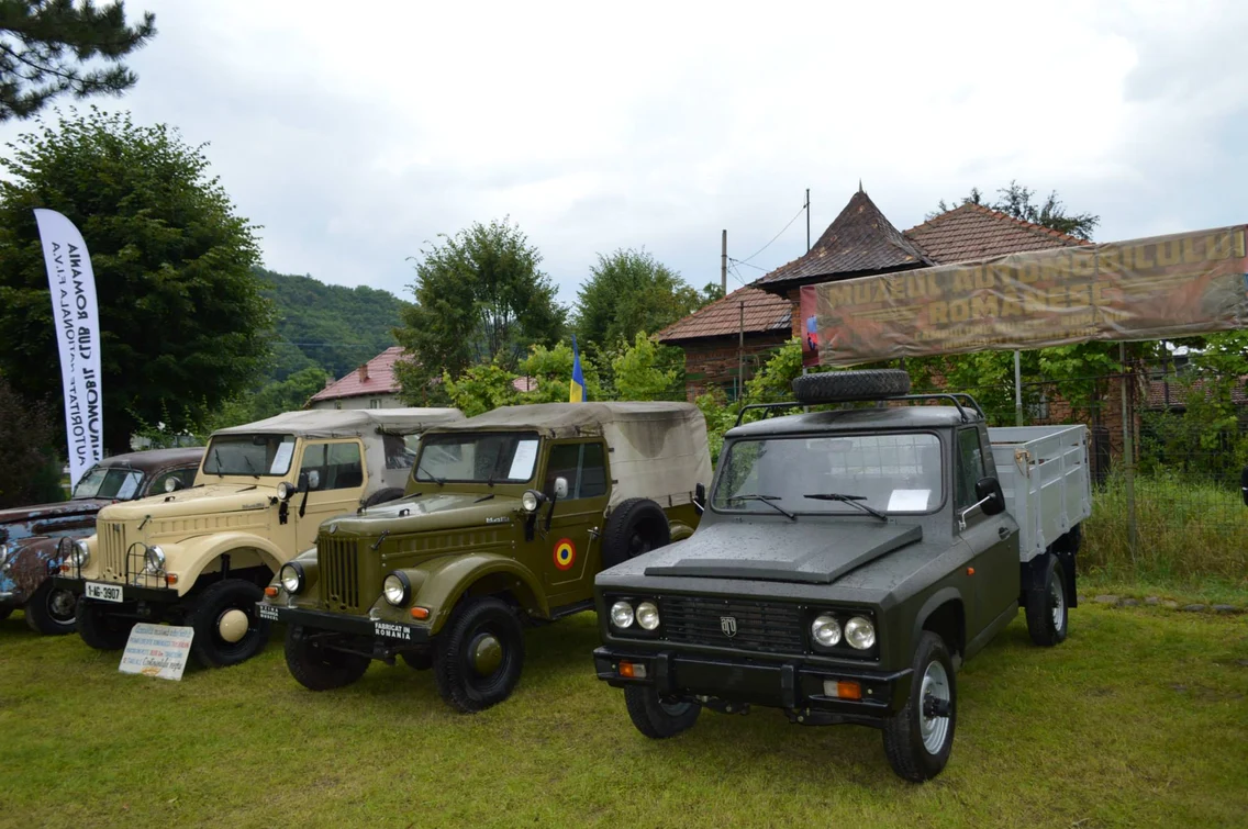 Masini ARO foto Muzeul Automobilului Romanesc