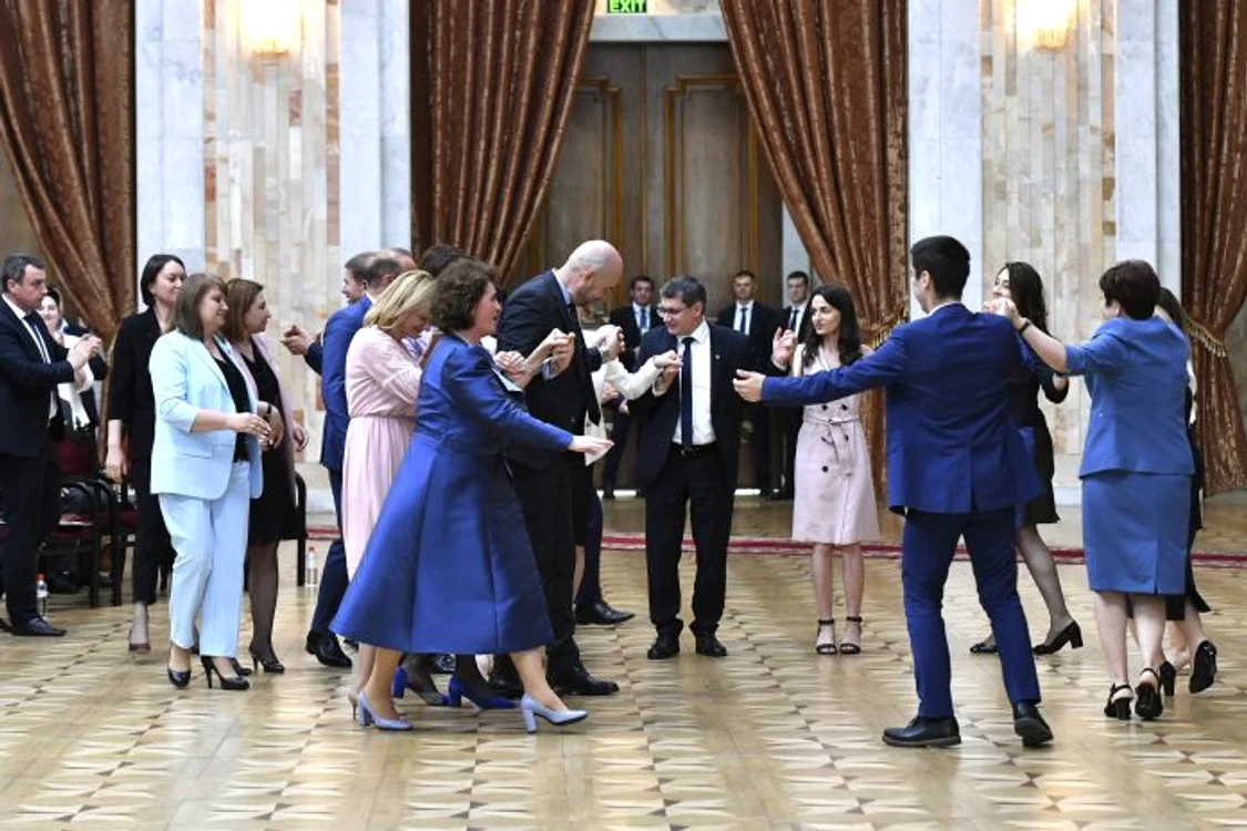 Hora jucată de reprezentanții Parlamentelor României si Republicii Moldova, la Chișinău