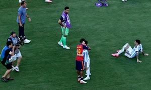 Leo Messi si Lamine Yamal, dupa finala de la Campionatul Mondial 2026 (EPA) jpg