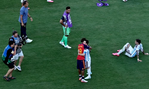 Leo Messi si Lamine Yamal, dupa finala de la Campionatul Mondial 2026 (EPA) jpg