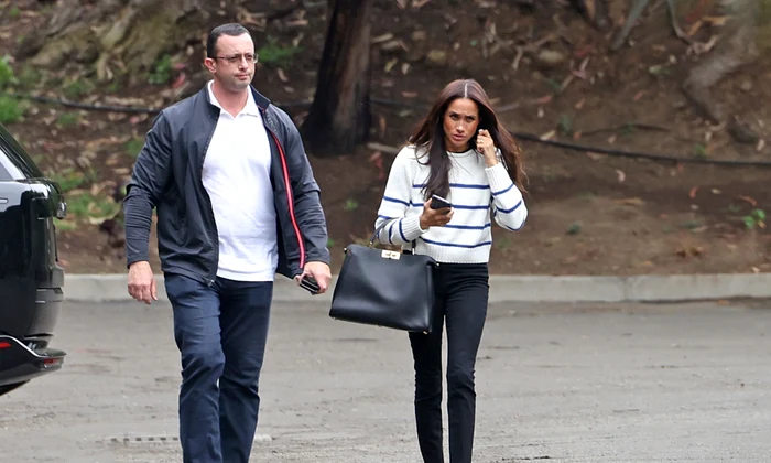 Meghan Markle, tristă pe stradă, după anunțul întreruperii contractului cu Spotify, 16 iunie 2023, Foto Profimedia (5) jpg