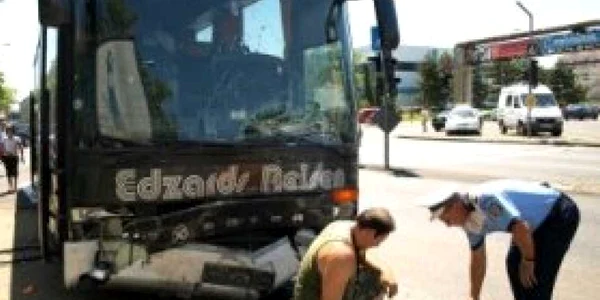 UPDATE Un autocar din România s-a răsturnat în Ungaria: 12 răniţi