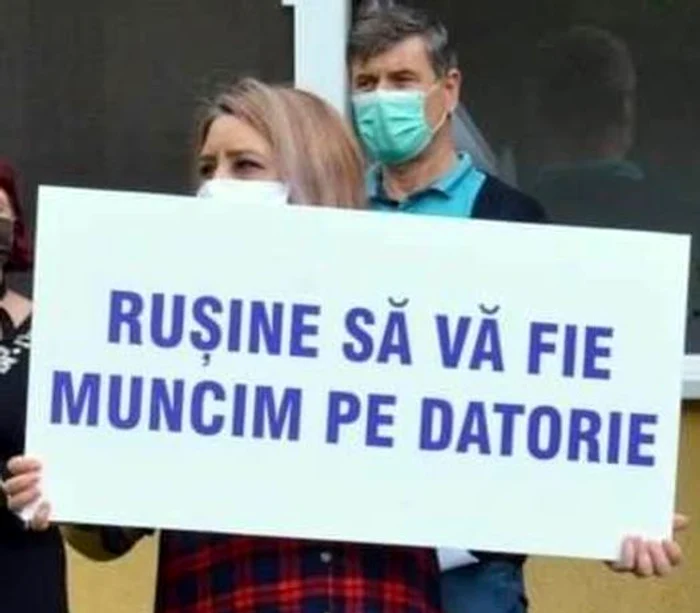 Angajații de la DGASPC Giurgiu au protestat astăzi în fața instituției