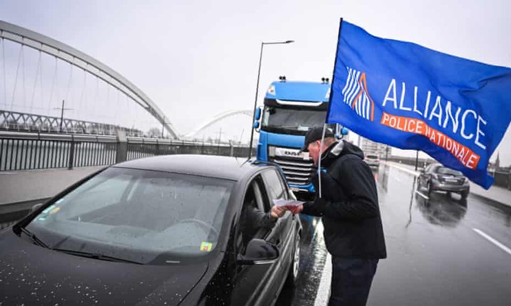 Poliția franceză protestează pentru salarii și condiții mai bune în timpul Jocurilor Olimpice de la Paris