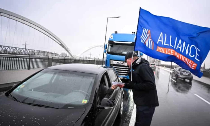 Polițiștii cer salarii mai mari FOTO: X