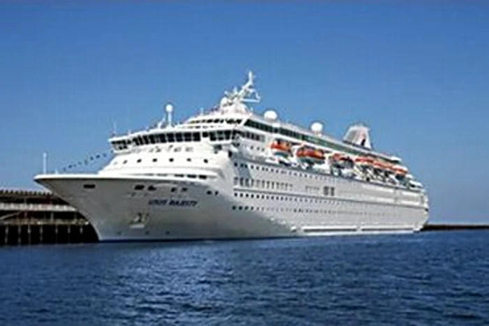 Vaporul Louis Majesty se îndrepta către Barcelona când a fost lovit de un val uriaş 