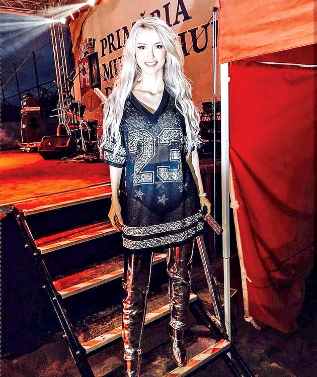 Andreea Bălan a purtat o ținută total neinspirată