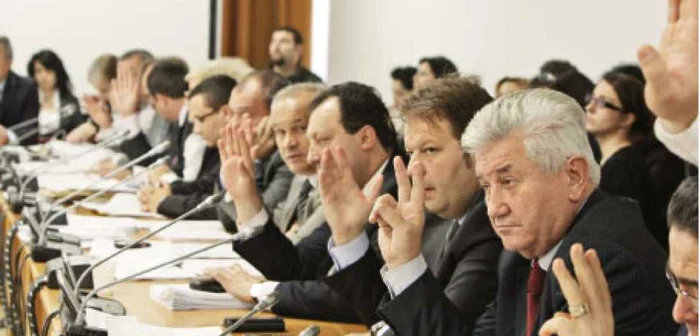 Comisia de Buget-Finanţe a amânat luarea unei decizii pentru şedinţa de la 27 octombrie în ceea ce priveşte Ordonanţa creditelor