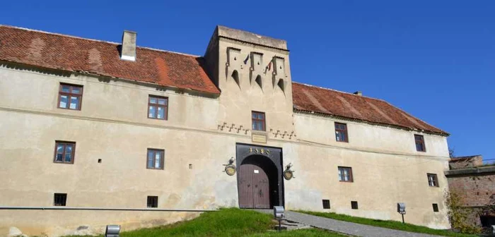 Cetatea Braşovului a fost încuiată şi lăsată de izbelişte. FOTOSimona Suciu.