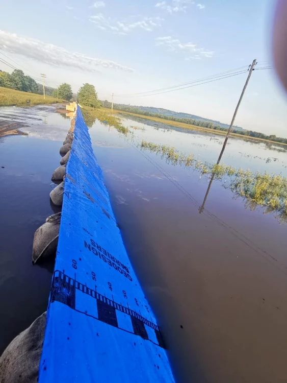 Baricadă, în calea Prutului