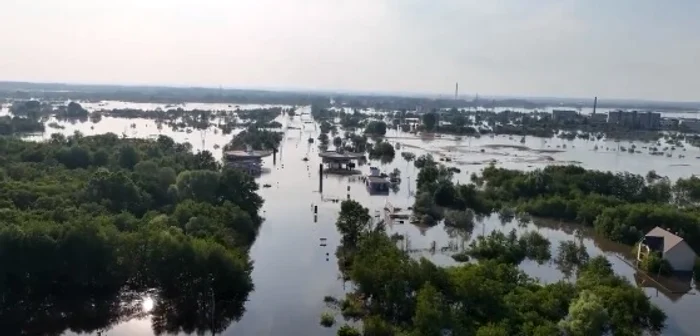 Inundații după ruperea distrugerea barajului Kakhovka. Captură video