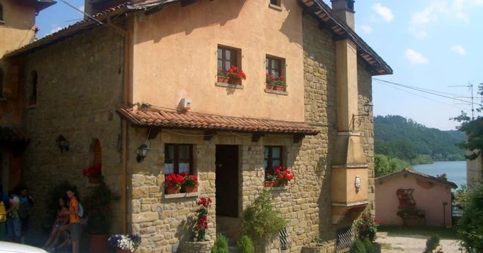 Monseniorul Ieronim Iacob - vicar episcopal catolic de Dobrogea la Amatrice Arhivă personală