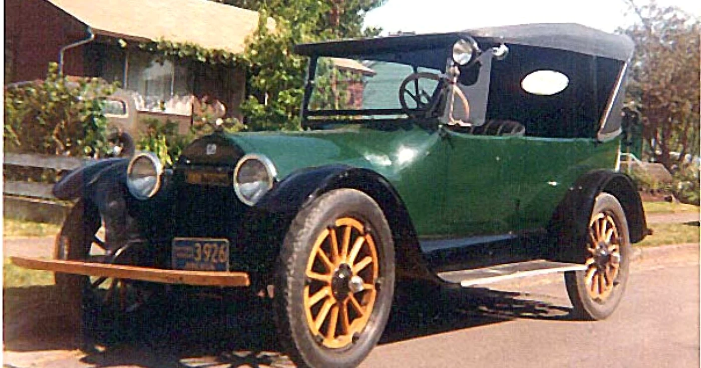 Model de Buick aflat în prorpietatea contelui Teleki din Uioara de Sus. Foto Arhivă