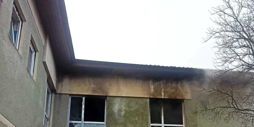Incendiu adapost social FOTO ISU Vaslui jpg