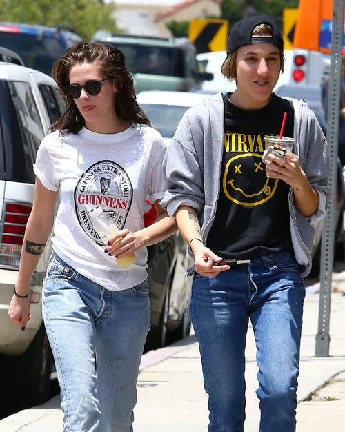 kristen stewart hepta 2052785 jpeg
