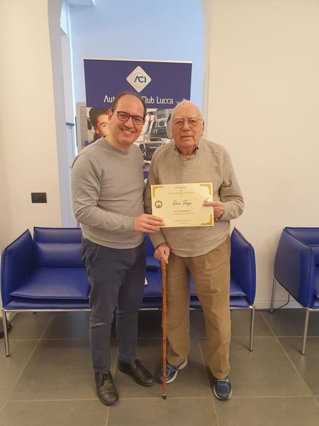 Povestea italianului care și-a reînnoit permisul de conducere la 99 de ani. „Nu am avut niciodată un accident”