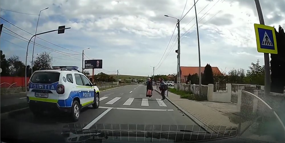 Un poliţist din Mehedinți a fost prins băut lângă maşina de serviciu