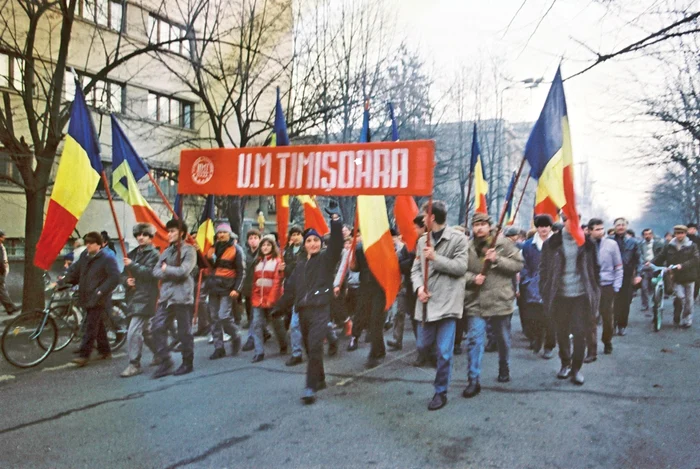 Muncitorii din fabrici s-au alăturat protestatarilor