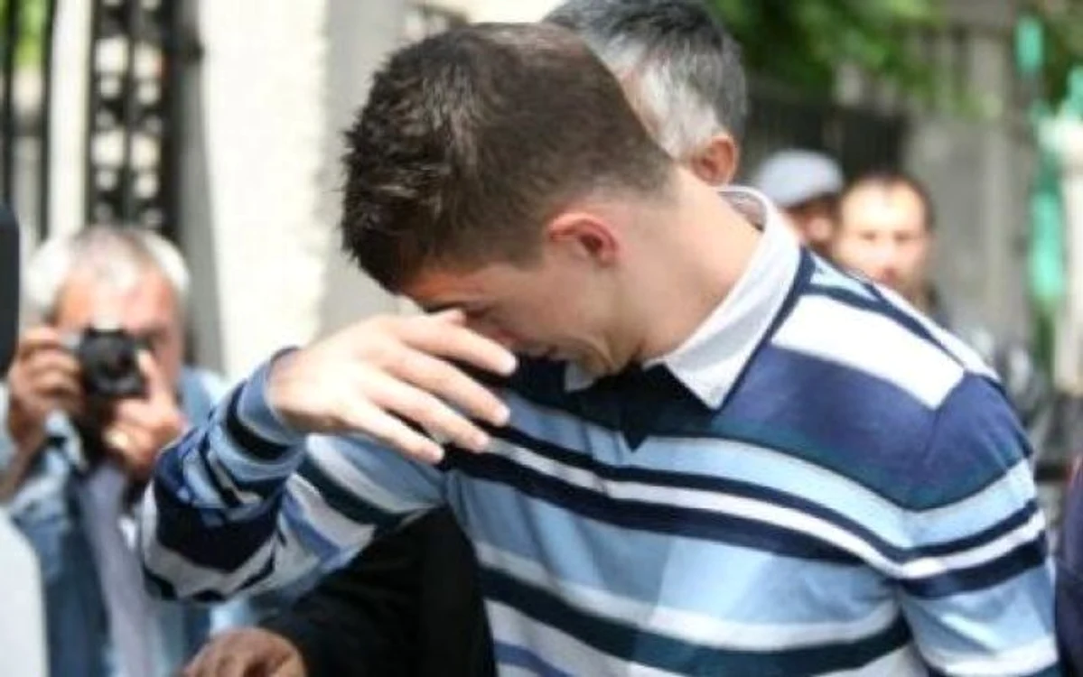 
    Andrei lazăr, de 30 ani, a înjughiat un tânăr în faţa mai multor oameni din zona Casei Studenţilor  