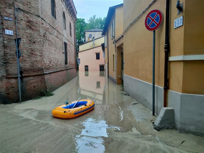 Inundații și alunecări de teren catastrofale în Italia: peste 36.000 de persoane sinistrate VIDEO