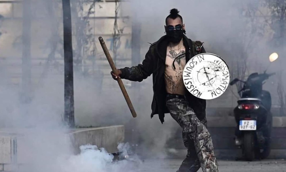Democrație sau luptă pe viață și moarte pentru exterminarea dușmanului?
