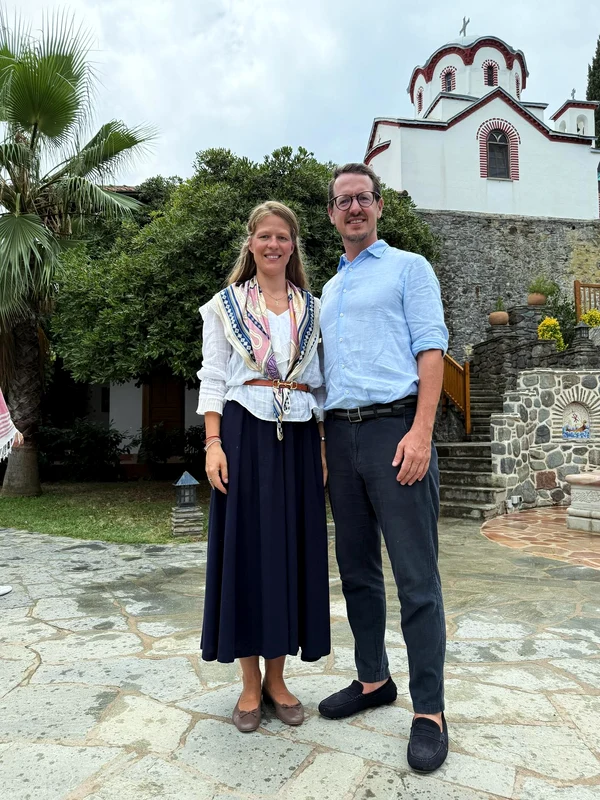 Prințul Filip și Prințesa Danica la Mănăstirea Hilandar de la Athos. FOTO: Casa Regală sârbă