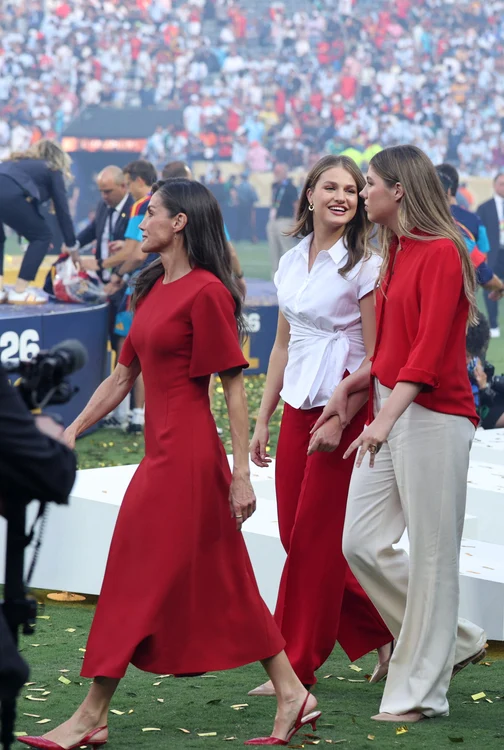 Regina Letizia, Regele Felipe, Prințesa Leonor, Infanta Sofia la finala CM de fotbal, Profimedia (3) jpg