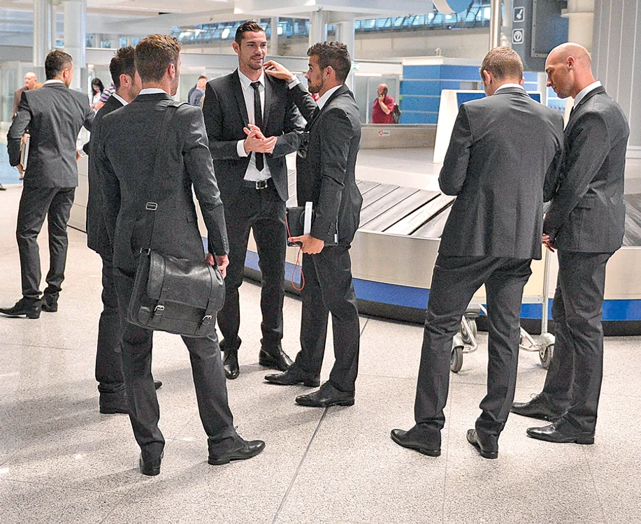 
    Clujenii “şi-au tras “ costume de Liga  Campioinilor (foto: Gazeta Sporturilor)  
