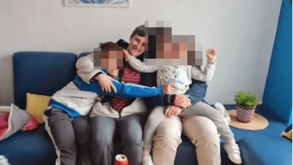 O româncă bolnavă de cancer s-a trezit că autoritățile din Spania i-au luat fiica fără nicio explicație