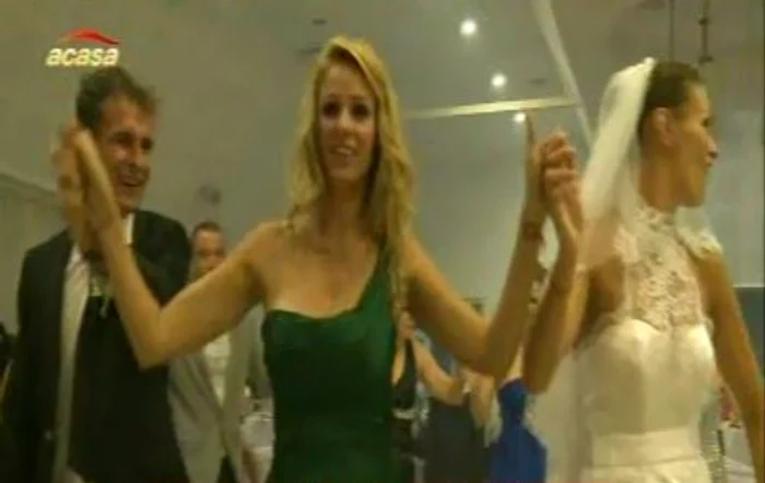 Adrian şi Liana s-au căsătorit religios sâmbătă (Foto: captură video Acasă TV)