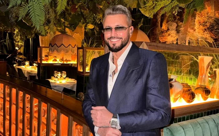 Cătălin Botezatu și pasiunea pentru ochelarii de soare / foto: arhiva Click!