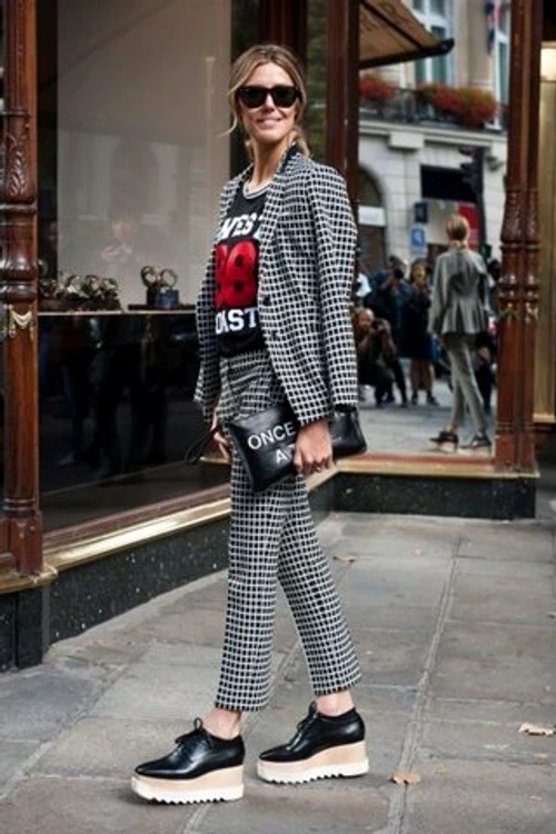 small Fustany Fashion Pantsuit Looks to Elevate Your Formal Workwear Style Street Style 12 jpg jpeg