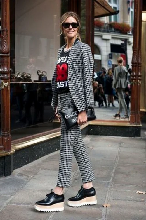 small Fustany Fashion Pantsuit Looks to Elevate Your Formal Workwear Style Street Style 12 jpg jpeg