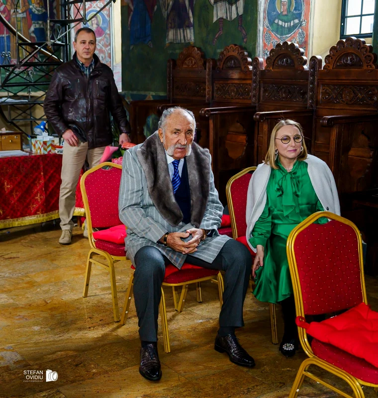 Ion Țiriac, alături de nașa Gabriela Szabo, la biserică Sursa Ștefan Ovidiu