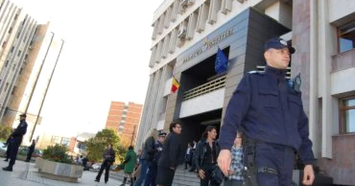 Galaţi: UPDATE Activitatea în Palatul Justiţiei a fost paralizată timp de aproape două ore de ameninţarea falsă cu bombă