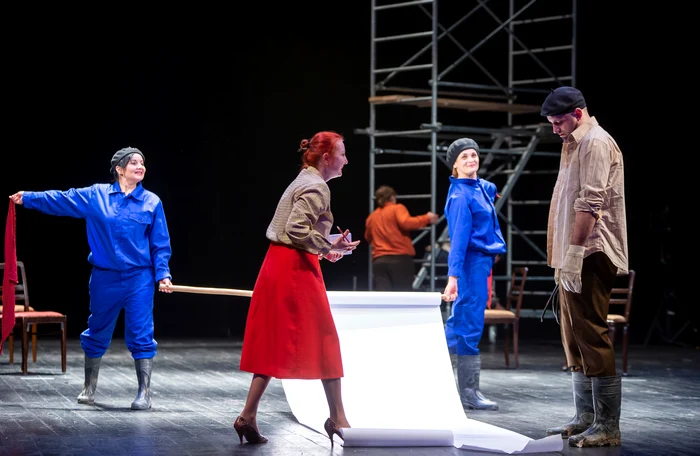 Joacă la teatru din  nou cu sala plină