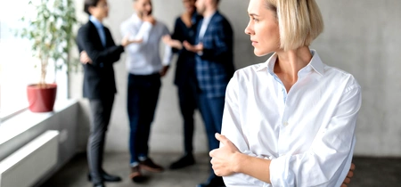 Barfa colegi birou munca FOTO Shutterstock jpg