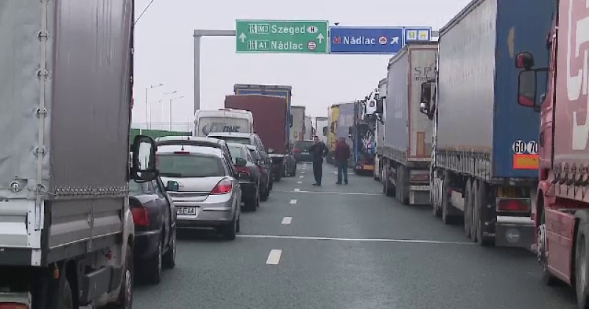 Cozi la punctul de frontieră Nădlac II. Peste 50.000 de persoane au intrat în România în ultimele 24 de ore