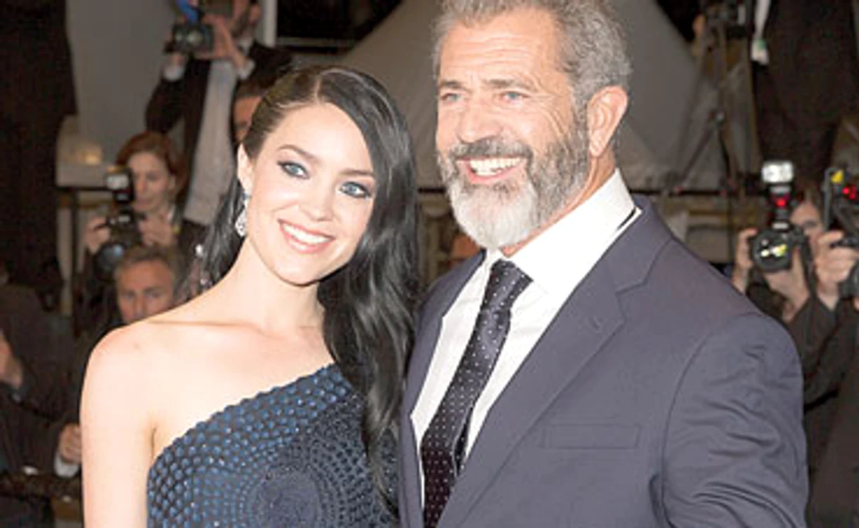 Mel Gibson şi Rosalind Ross sunt împreună de doi aniFoto: Guliver/Splashnews