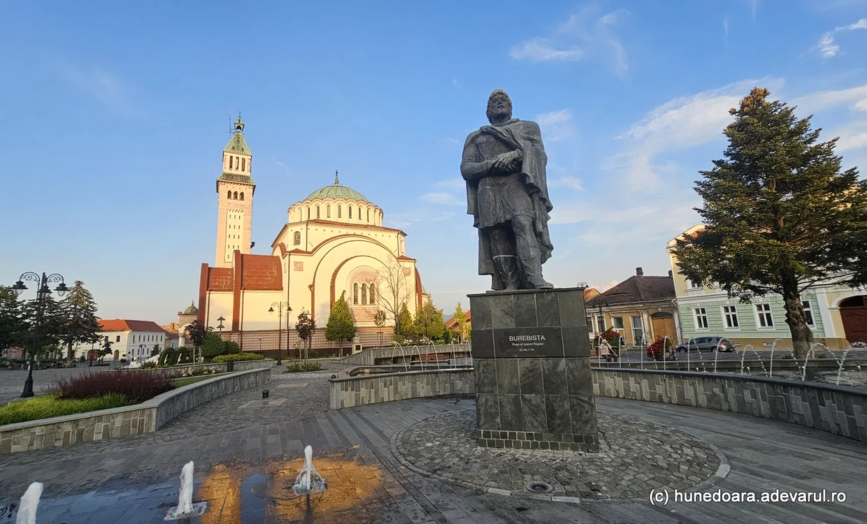 Statuia regelui dac Burebista. Orăștie. Foto: Daniel Guță. ADEVĂRUL
