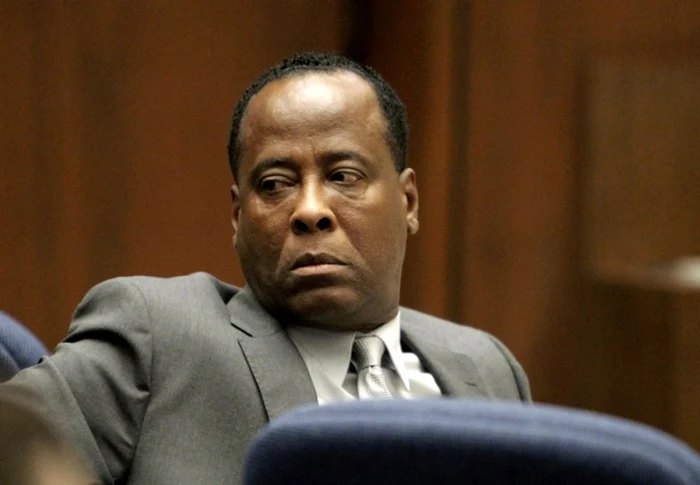 Conrad Murray, care era medicul
personal al lui Michael Jackson, a recunoscut că i-a administrat
cântăreţului medicamentul propofol în dimineaţa zilei în care
starul a murit FOTO AFP