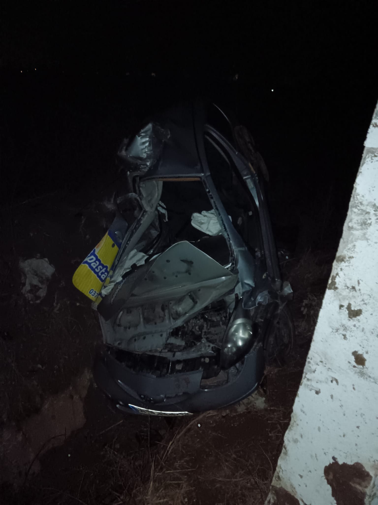 Accident tragic la Drăgăşani: maşină intrată în gard, doi morţi Accident tragic la Drăgăşani: maşină intrată în gard, doi morţi