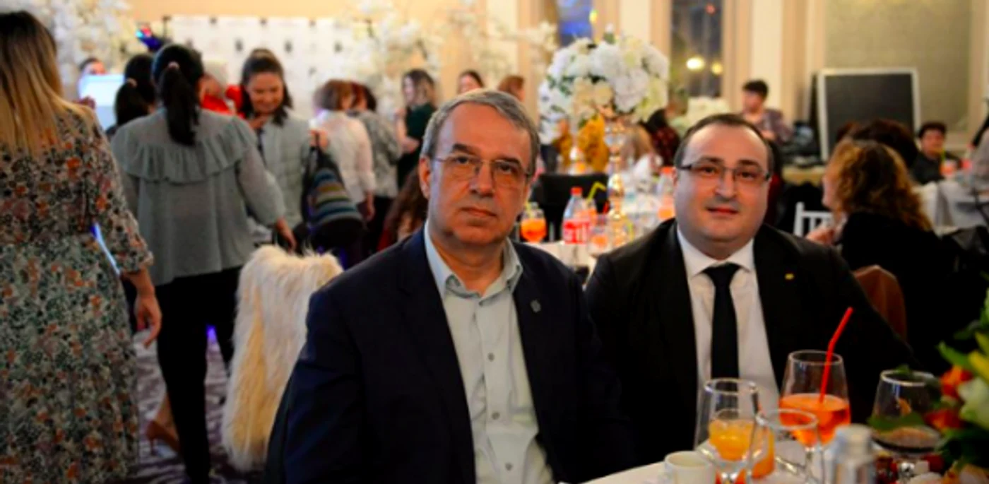 Vergil Chiţac şi Fildis Reşit la petrecerea de 8 Martie Sursa Facebook FR