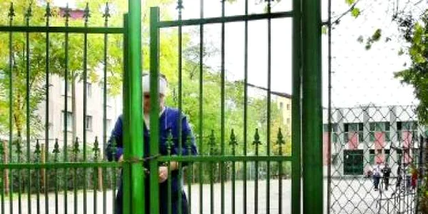 Iaşi: UPDATE Prima şcoală din România închisă din cauza gripei porcine