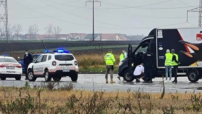 Mașina Jandarmeriei a tamponat duba care transporta la Iași vaccinurile împotriva Covid-19Foto: botosaneanul.ro