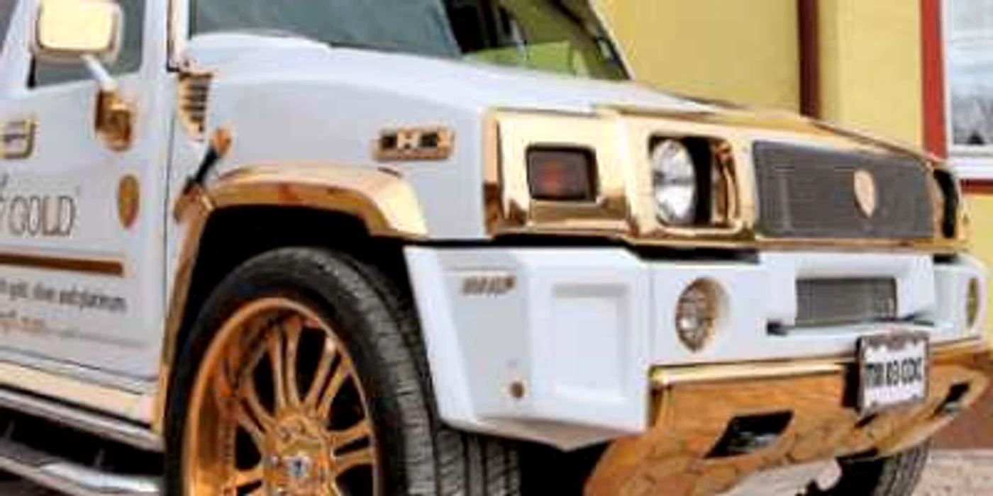 Hummer tunat cu aur
