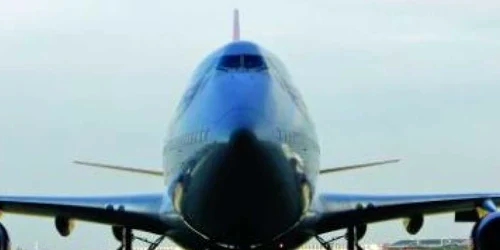 Franţa: Greva de pe Orly perturbă în continuare traficul aerian