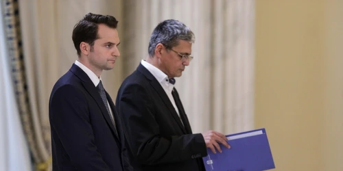 Depunere jurământ ministru Investiţii Protecte Europene şi ministru Cercetare - Sebastian Burduja - Marcel Boloş - 3 mai 2022 / FOTO Inquam Photos / Octav Ganea
