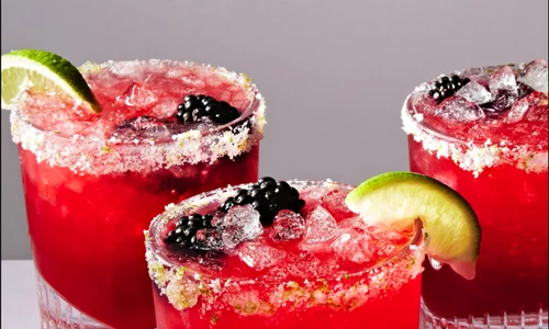 bauturi PHOTO RACHEL VANNI; FOOD STYLING BROOKE CAISON jpg